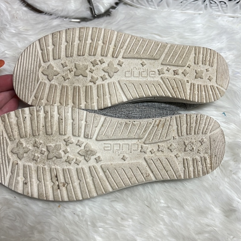Women’s Hey Dude Size 7​​​ - Picture 2 of 5